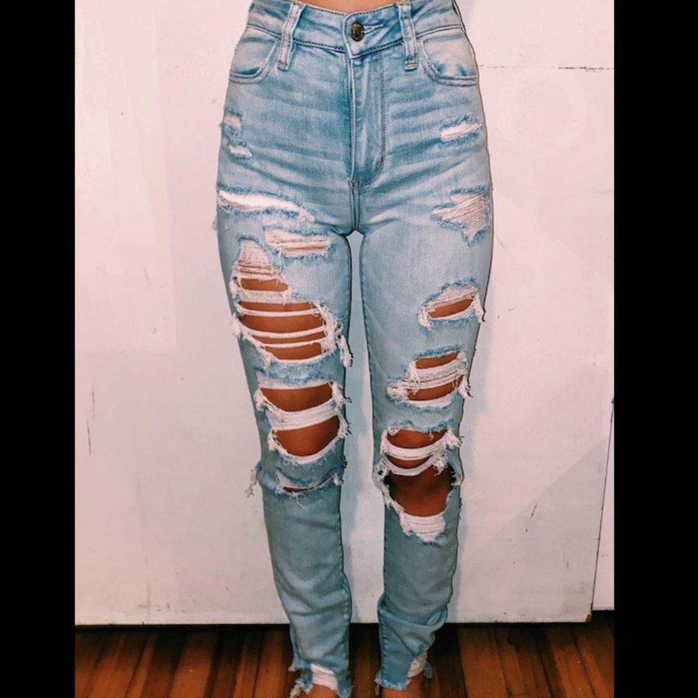 Ripped American eagle high waisted jeans
